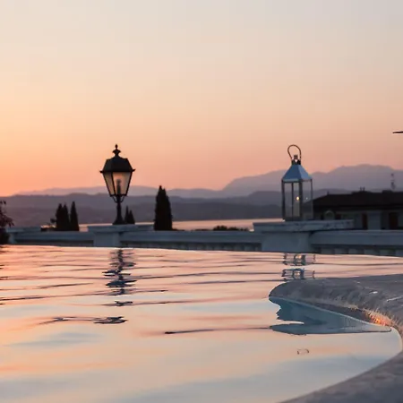 Palace Desenzano Готель 4*