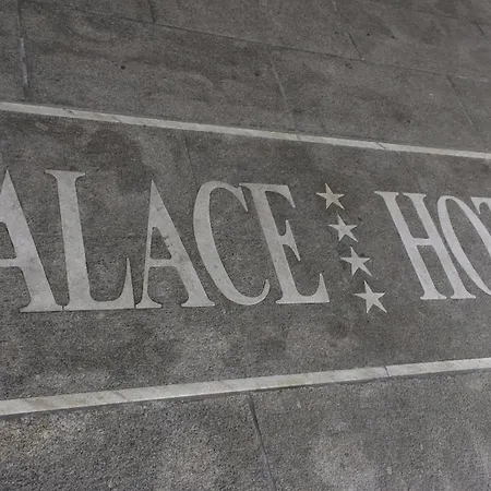 Готель Palace Desenzano Дезенцано-дель-Гарда